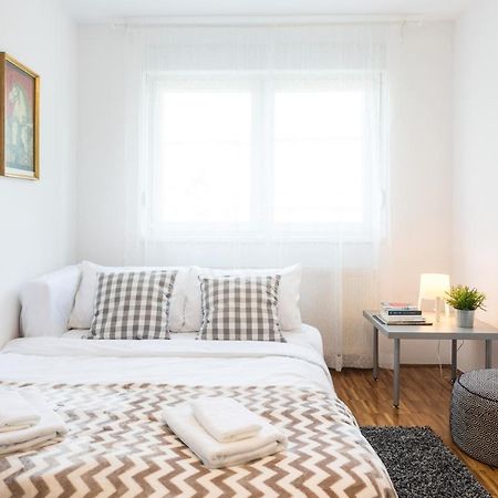 זאגרב Spacious 2Bdr Apartment - Free Parking מראה חיצוני תמונה