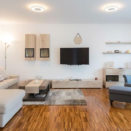 זאגרב Spacious 2Bdr Apartment - Free Parking מראה חיצוני תמונה